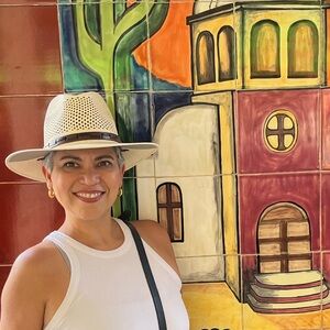 Meet your Posher, Sonia